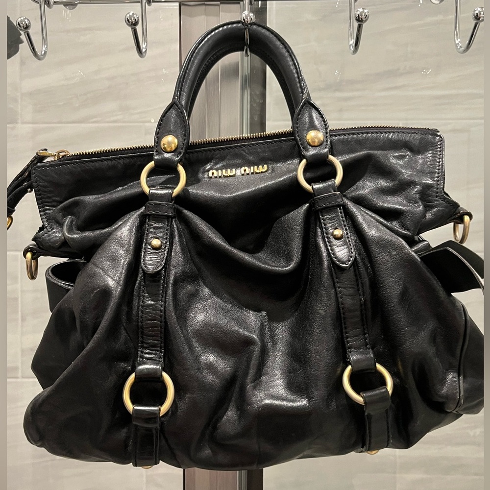 MIUMIU VITELLO BLACK LEATHER HANDBAG